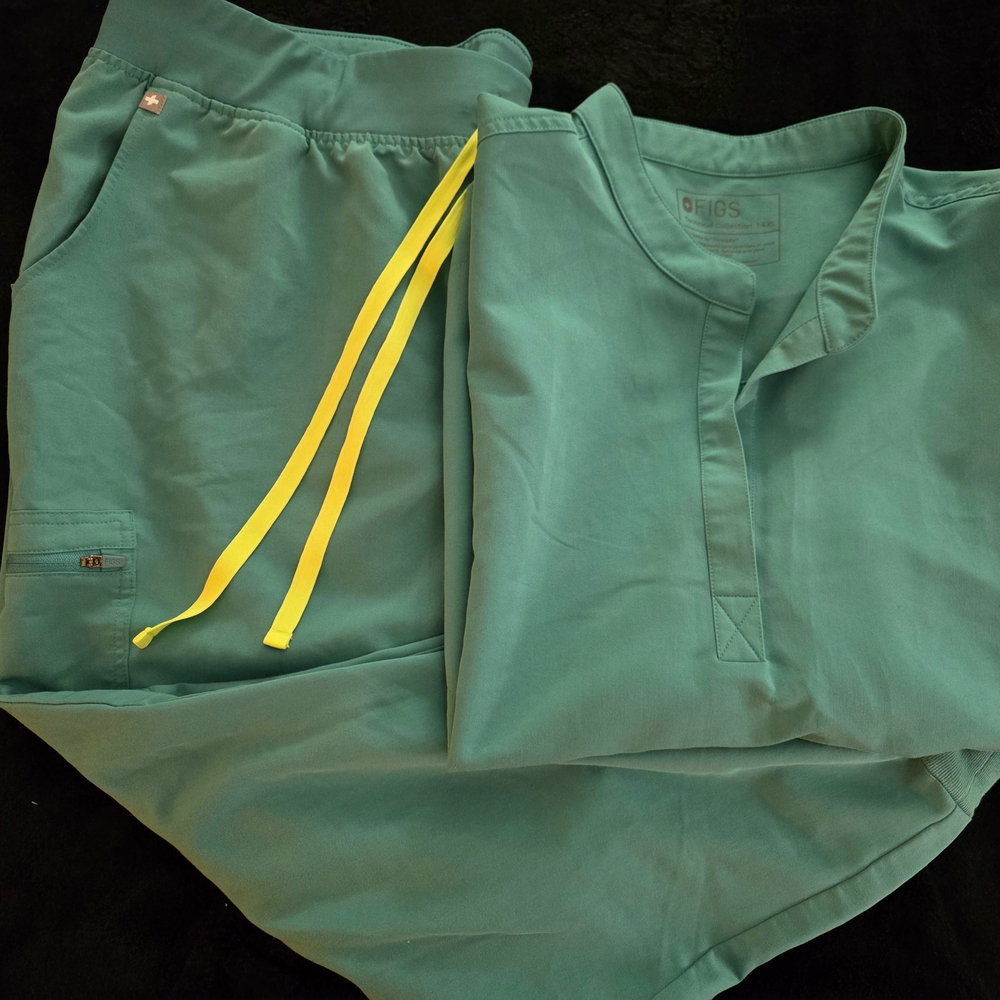Figs High Waist Joggers and Rafaela Oversized Scrubs Set